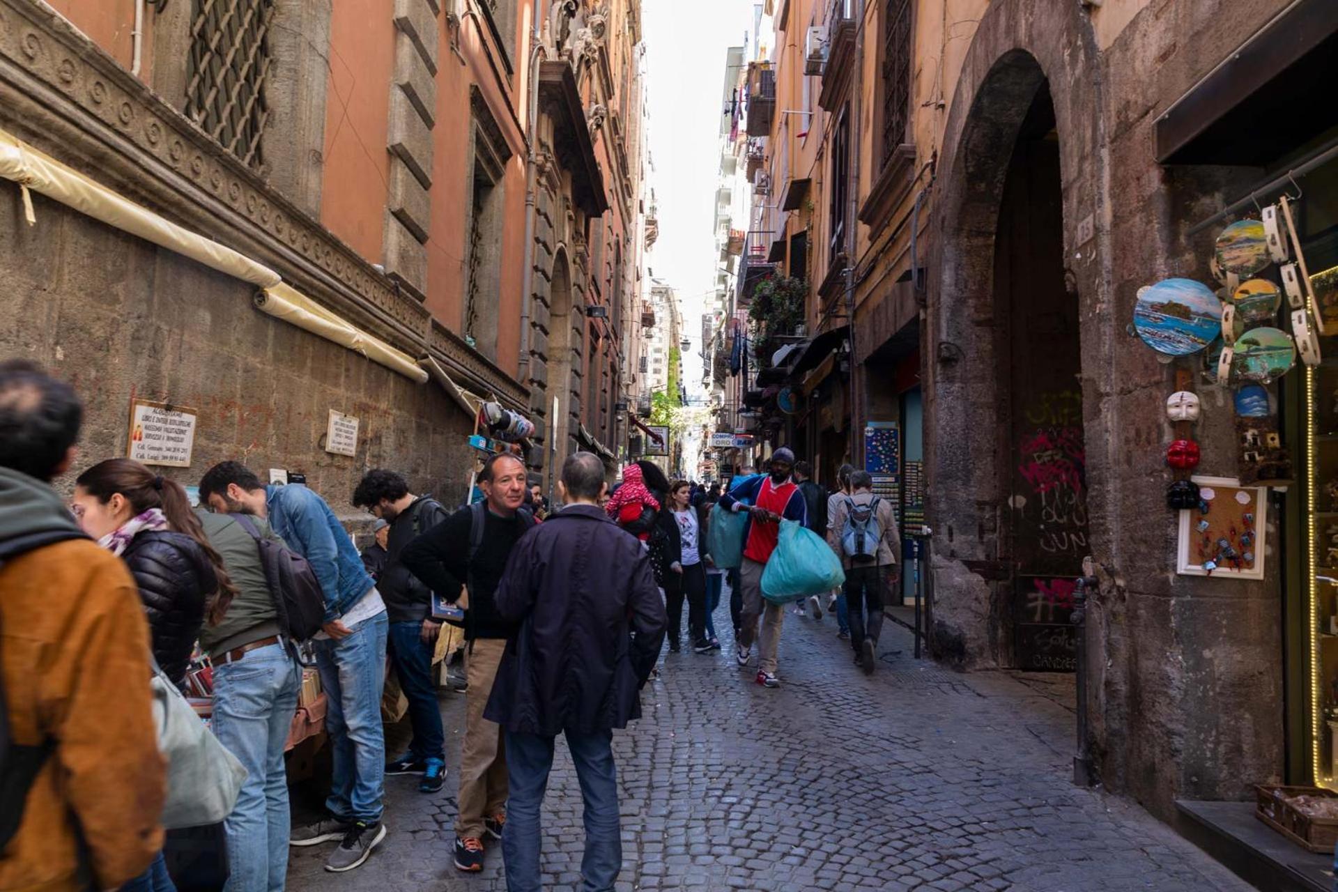 Spaccanapoli Casa Tre Santi Buitenkant foto